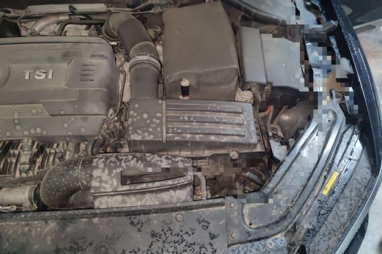 Used Volkswagen Passat 2017 330TSI DSG Luxury Edition Engine Bay Left