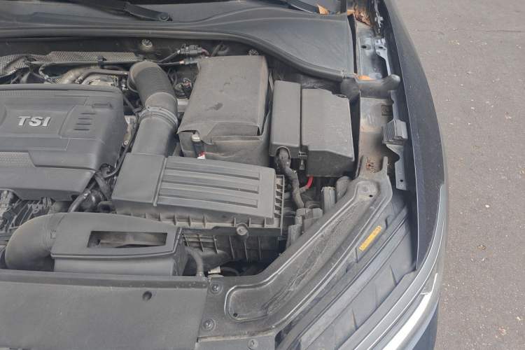 Used Volkswagen Passat 2017 330TSI DSG Prestige Edition Engine Bay Left