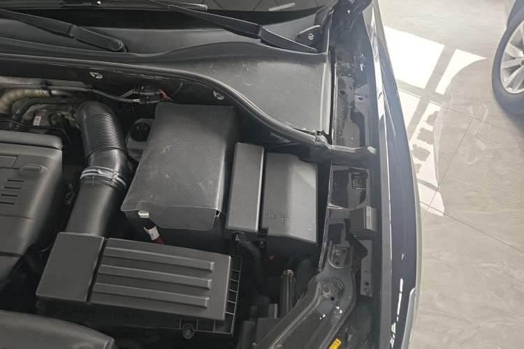 Used Volkswagen Passat 2017 330TSI DSG Prestige Edition Engine Bay Left