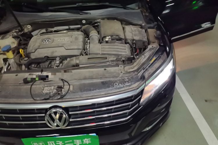Used Volkswagen Passat 2017 330TSI DSG Luxury Edition Engine Bay Left