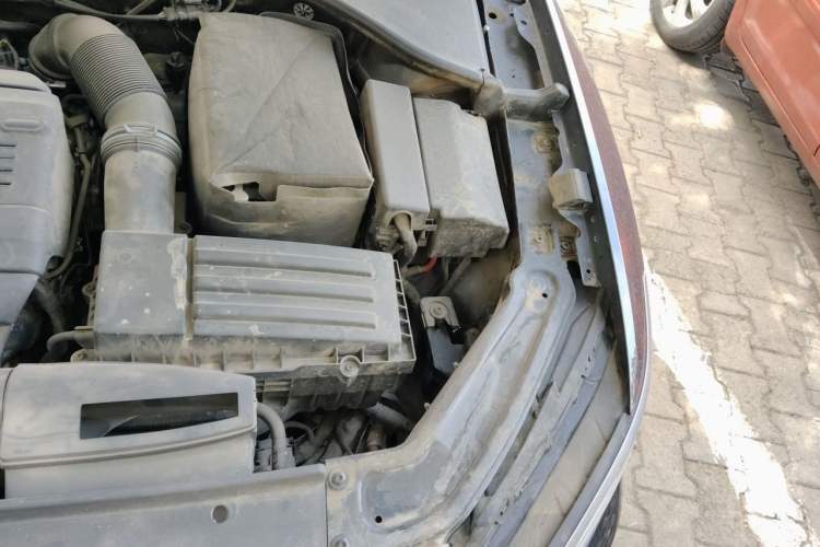 Used Volkswagen Passat 2017 330TSI DSG Luxury Edition Engine Bay Left