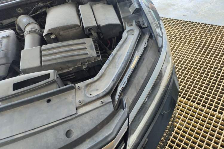 Used Volkswagen Passat 2017 330TSI DSG Luxury Edition Engine Bay Left