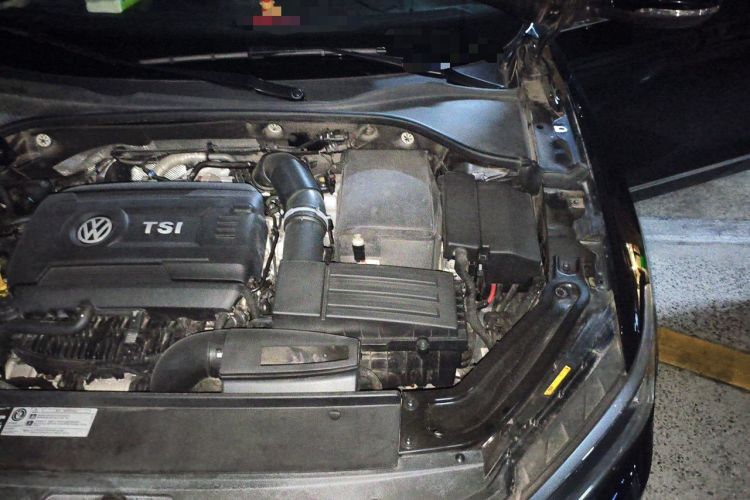 Used Volkswagen Passat 2017 330TSI DSG Luxury Edition Engine Bay Left