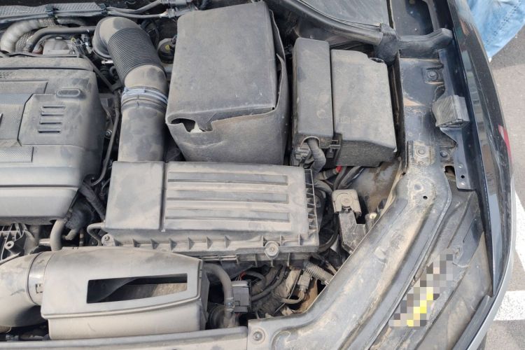 Used Volkswagen Passat 2017 330TSI DSG Luxury Edition Engine Bay Left