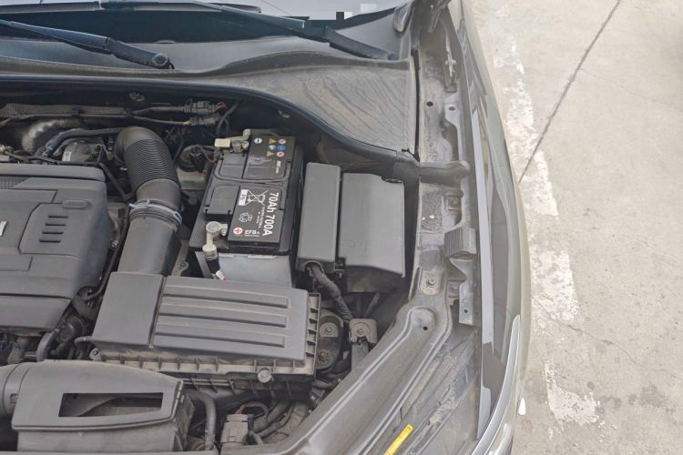 Used Volkswagen Passat 2017 330TSI DSG Luxury Edition Engine Bay Left