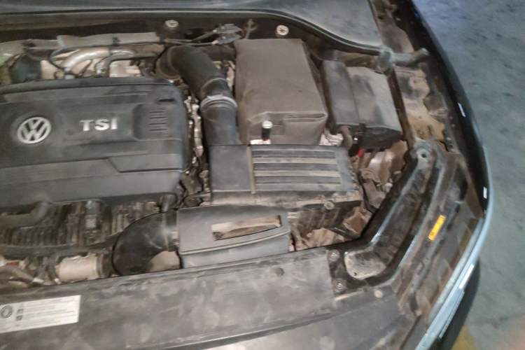 Used Volkswagen Passat 2017 330TSI DSG Luxury Edition Engine Bay Left