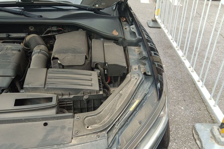 Used Volkswagen Passat 2017 330TSI DSG Luxury Edition Engine Bay Left