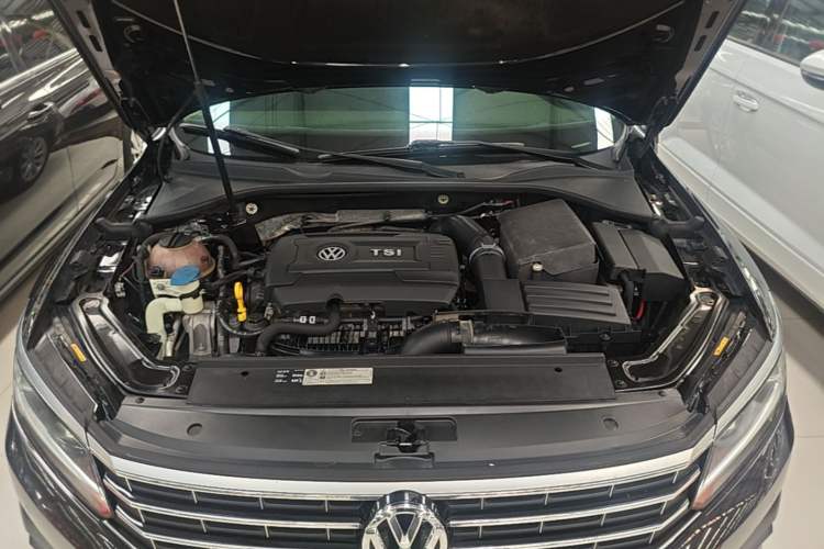 Used Volkswagen Passat 2017 330TSI DSG Luxury Edition Engine Bay