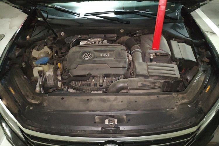 Used Volkswagen Passat 2017 330TSI DSG Luxury Edition Engine Bay