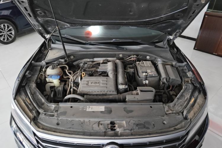 Used Volkswagen Passat 2017 280TSI DSG Luxury Edition Engine Bay