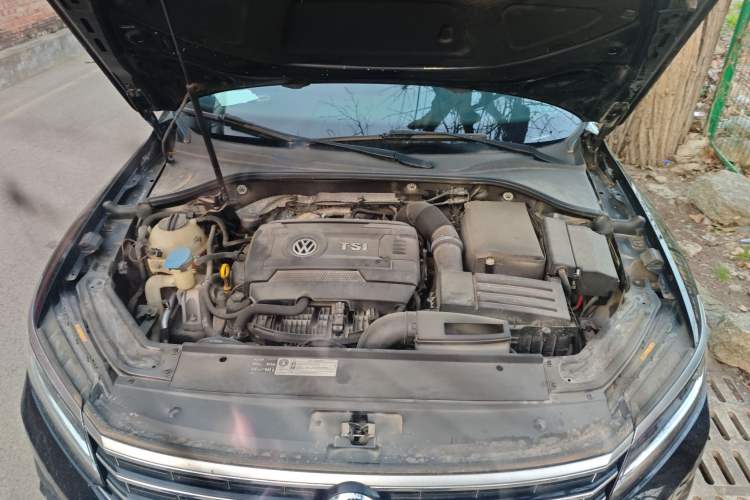 Used Volkswagen Passat 2017 330TSI DSG Luxury Edition Engine Bay