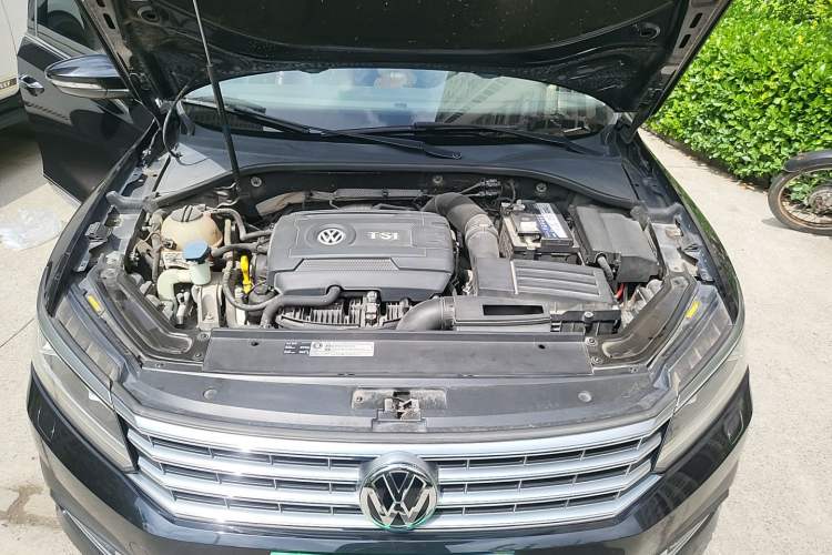 Used Volkswagen Passat 2017 330TSI DSG Prestige Edition Engine Bay