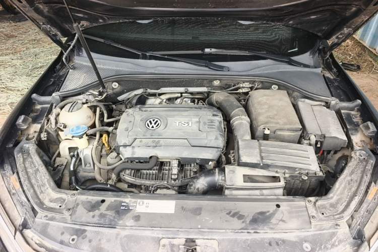 Used Volkswagen Passat 2017 330TSI DSG Luxury Edition Engine Bay