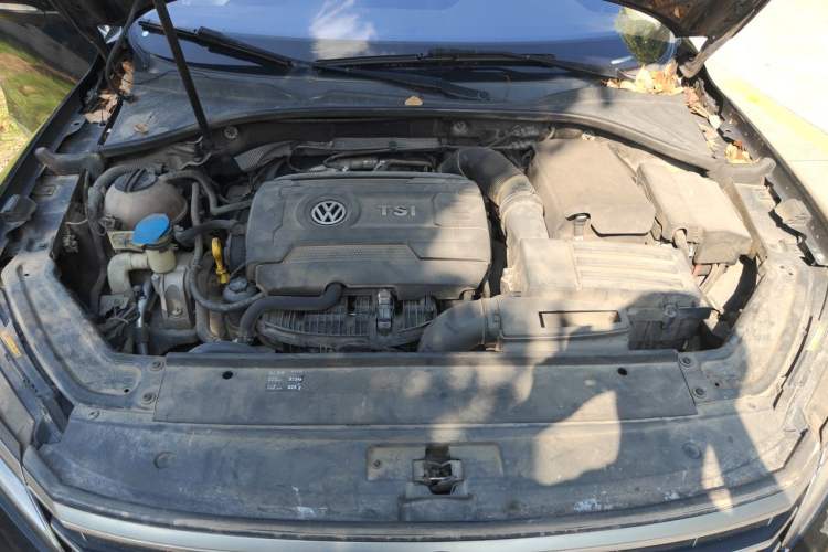 Used Volkswagen Passat 2017 330TSI DSG Luxury Edition Engine Bay