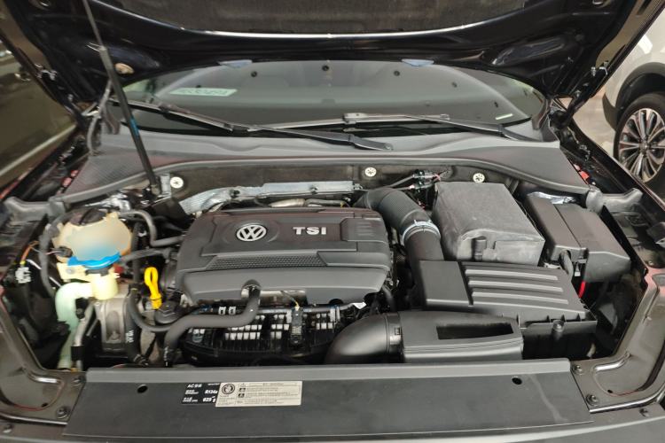 Used Volkswagen Passat 2017 330TSI DSG Luxury Edition Engine Bay