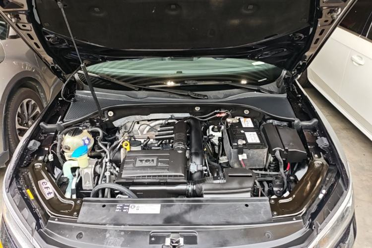 Used Volkswagen Passat 2017 280TSI DSG Luxury Edition Engine Bay