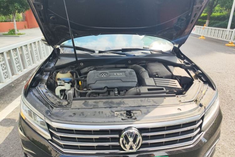 Used Volkswagen Passat 2017 330TSI DSG Luxury Edition Engine Bay