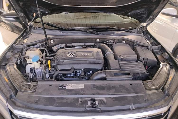 Used Volkswagen Passat 2017 330TSI DSG Luxury Edition Engine Bay