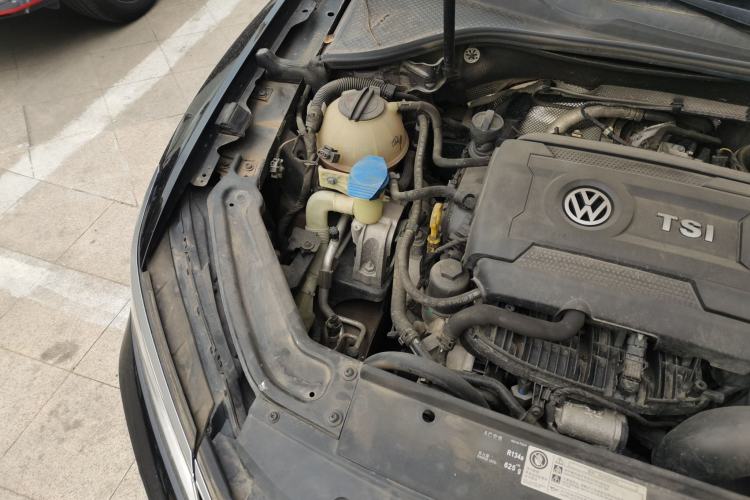 Used Volkswagen Passat 2017 330TSI DSG Luxury Edition Engine Bay Right