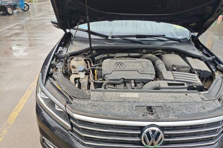 Used Volkswagen Passat 2017 330TSI DSG Luxury Edition Engine Bay Right