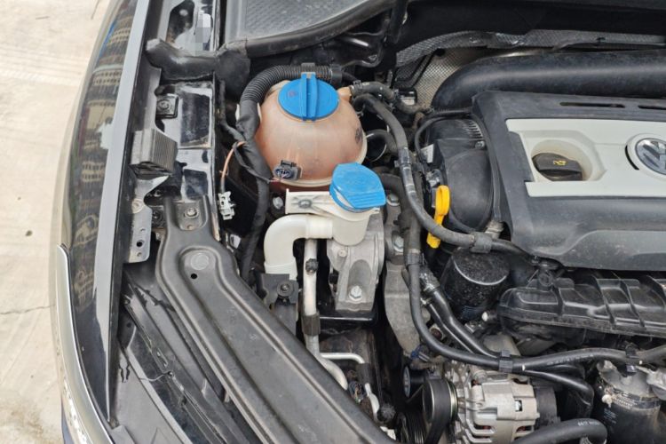 Used Volkswagen Passat 2017 330TSI DSG Luxury Edition Engine Bay Right