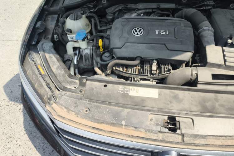 Used Volkswagen Passat 2017 330TSI DSG Luxury Edition Engine Bay Right