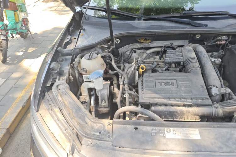 Used Volkswagen Passat 2017 280TSI DSG Luxury Edition Engine Bay Right