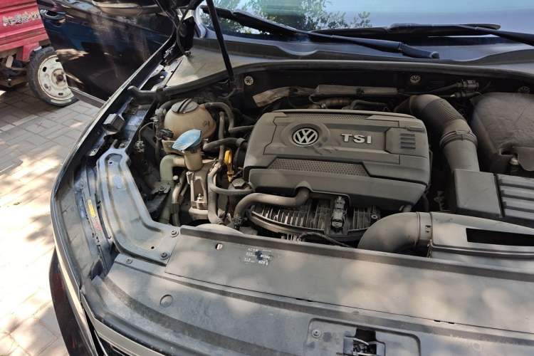 Used Volkswagen Passat 2017 330TSI DSG Luxury Edition Engine Bay Right