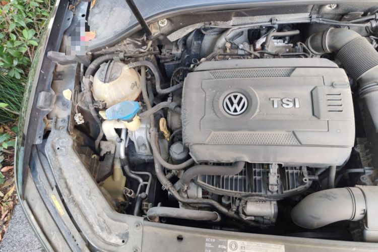 Used Volkswagen Passat 2017 330TSI DSG Luxury Edition Engine Bay Right