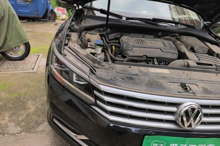 Used Volkswagen Passat 2017 330TSI DSG Prestige Edition Engine Bay Right