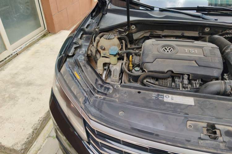 Used Volkswagen Passat 2017 330TSI DSG Luxury Edition Engine Bay Right