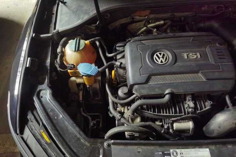 Used Volkswagen Passat 2017 330TSI DSG Luxury Edition Engine Bay Right