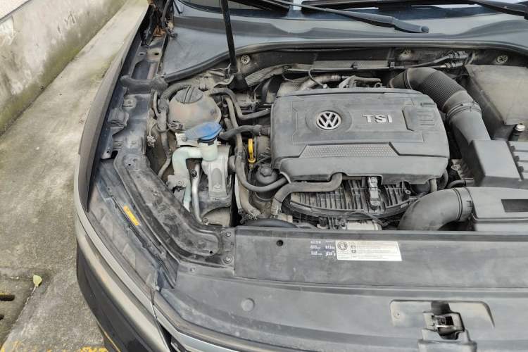 Used Volkswagen Passat 2017 330TSI DSG Luxury Edition Engine Bay Right