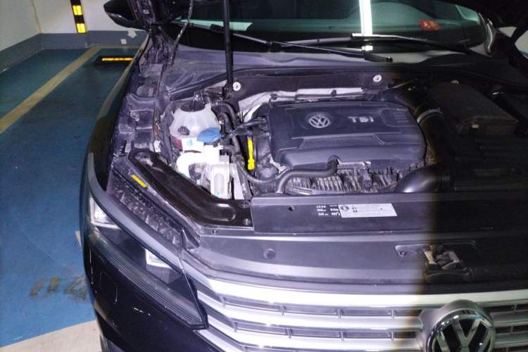 Used Volkswagen Passat 2017 330TSI DSG Prestige Edition Engine Bay Right