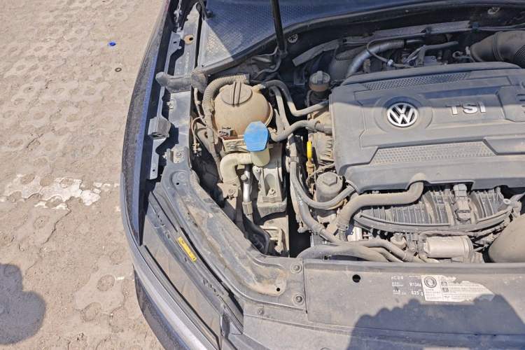 Used Volkswagen Passat 2017 330TSI DSG Luxury Edition Engine Bay Right