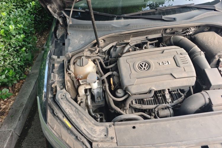 Used Volkswagen Passat 2017 330TSI DSG Luxury Edition Engine Bay Right
