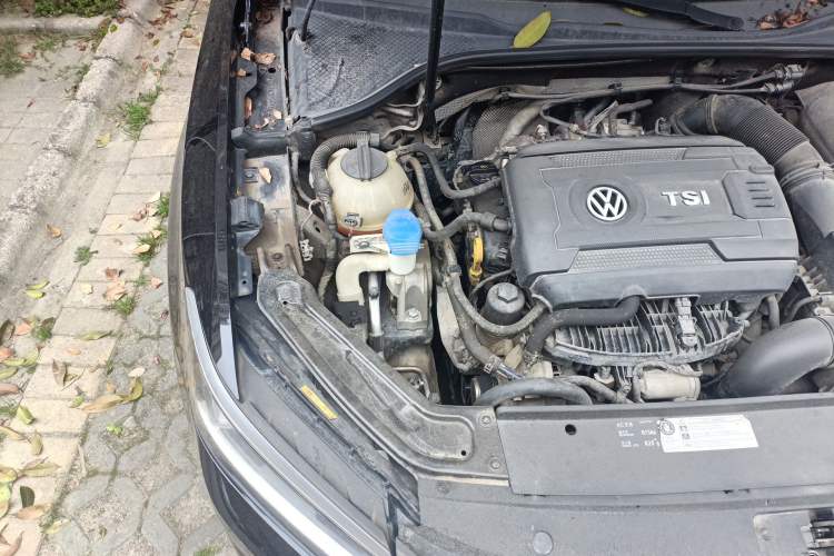 Used Volkswagen Passat 2017 330TSI DSG Luxury Edition Engine Bay Right
