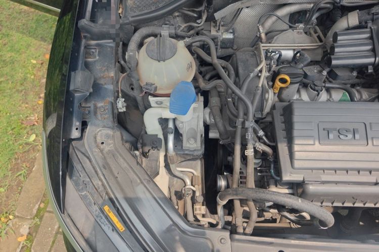 Used Volkswagen Passat 2017 280TSI DSG Luxury Edition Engine Bay Right