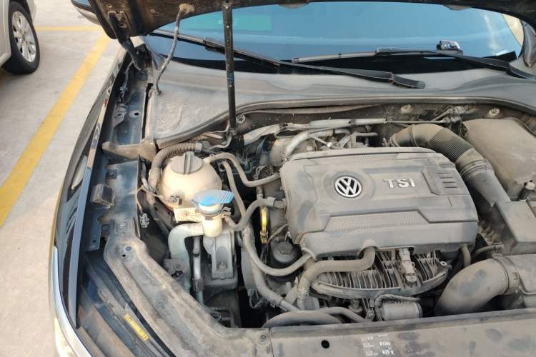 Used Volkswagen Passat 2017 330TSI DSG Luxury Edition Engine Bay Right