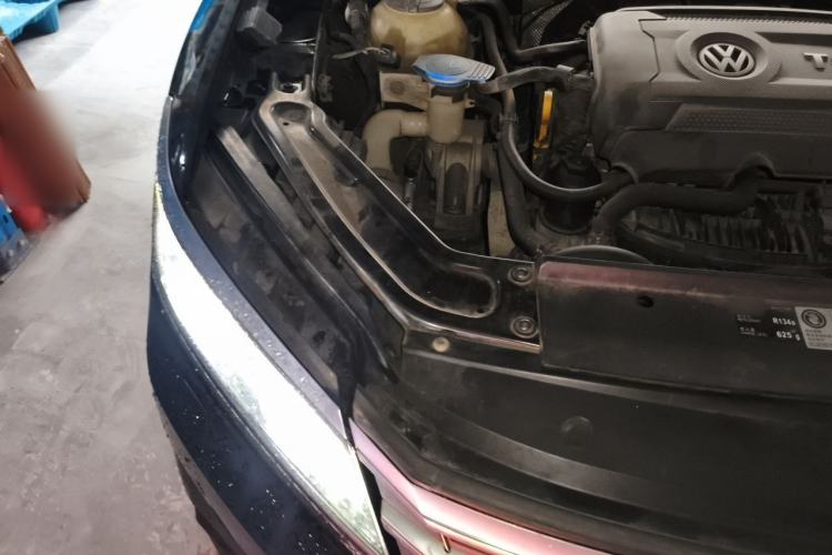 Used Volkswagen Passat 2017 330TSI DSG Luxury Edition Engine Bay Right