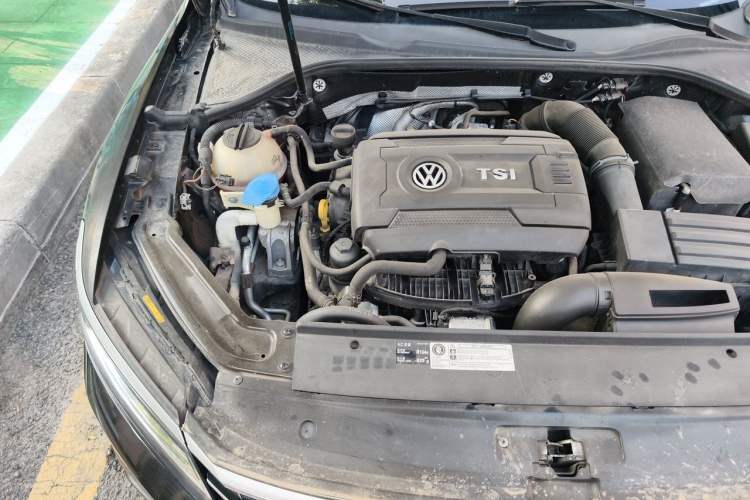 Used Volkswagen Passat 2017 330TSI DSG Luxury Edition Engine Bay Right