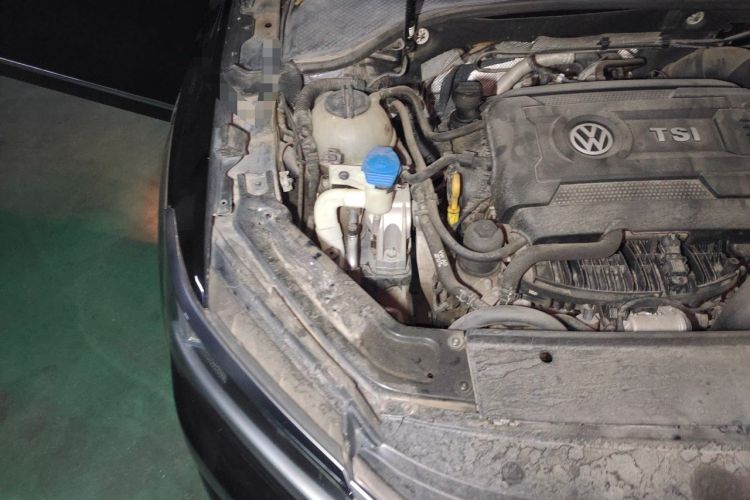 Used Volkswagen Passat 2017 330TSI DSG Luxury Edition Engine Bay Right