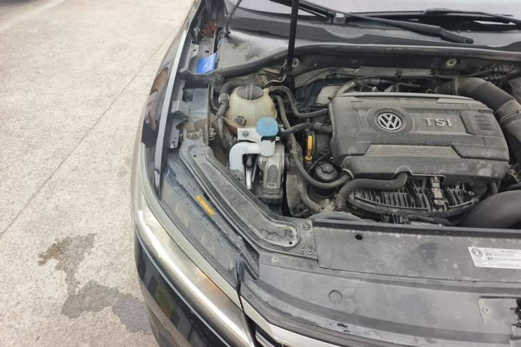 Used Volkswagen Passat 2017 330TSI DSG Luxury Edition Engine Bay Right