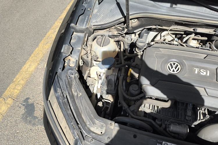Used Volkswagen Passat 2017 330TSI DSG Luxury Edition Engine Bay Right