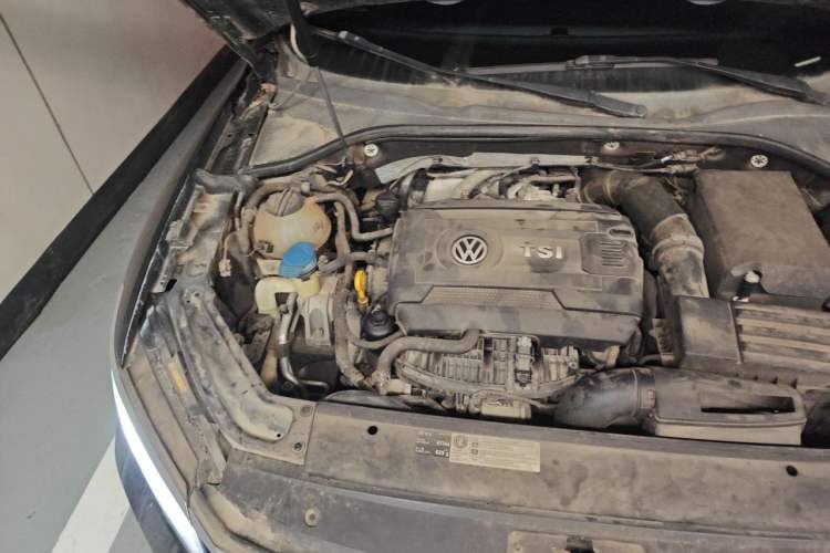 Used Volkswagen Passat 2017 330TSI DSG Luxury Edition Engine Bay Right
