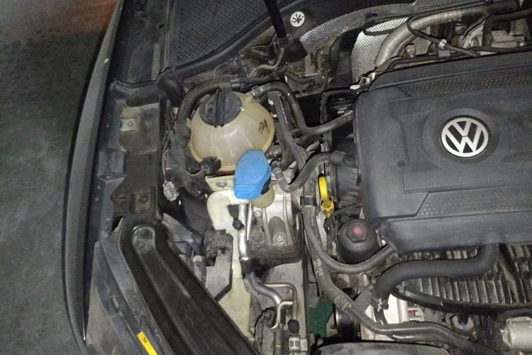 Used Volkswagen Passat 2017 330TSI DSG Luxury Edition Engine Bay Right