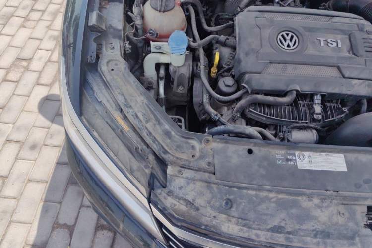 Used Volkswagen Passat 2017 330TSI DSG Luxury Edition Engine Bay Right