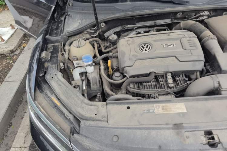 Used Volkswagen Passat 2017 330TSI DSG Luxury Edition Engine Bay Right