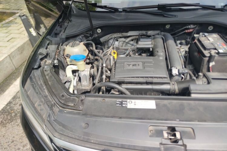 Used Volkswagen Passat 2017 280TSI DSG Luxury Edition Engine Bay Right