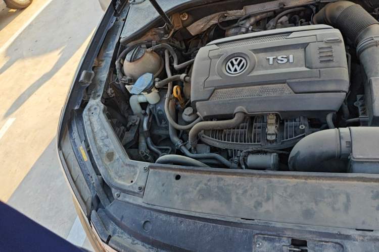 Used Volkswagen Passat 2017 330TSI DSG Luxury Edition Engine Bay Right